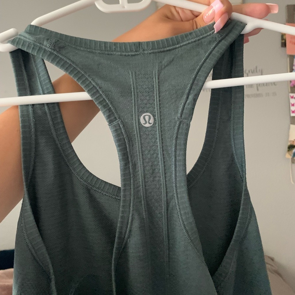 Lululemon tank Size 6